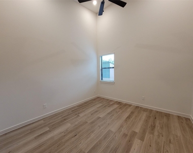 2509 Appian Way Way - Photo Thumbnail 18