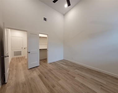 2509 Appian Way Way - Photo Thumbnail 19