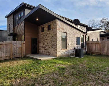 2509 Appian Way Way - Photo Thumbnail 5