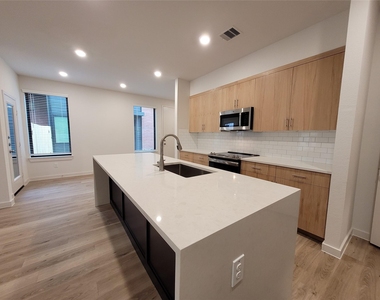 2509 Appian Way Way - Photo Thumbnail 12