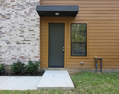 2509 Appian Way Way - Photo Thumbnail 1