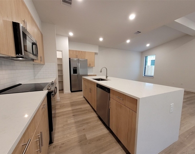 2509 Appian Way Way - Photo Thumbnail 11
