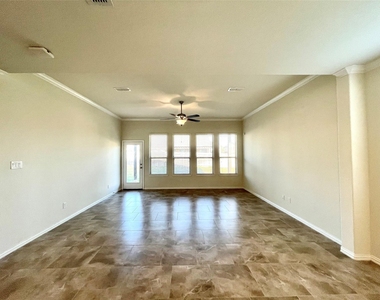 1915 Orchard Berry Lane - Photo Thumbnail 3