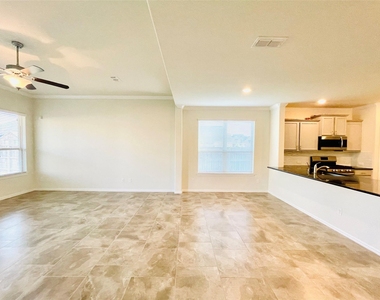 1915 Orchard Berry Lane - Photo Thumbnail 10