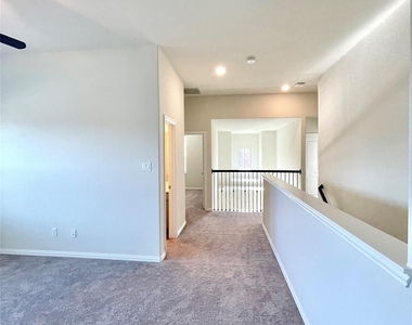 1915 Orchard Berry Lane - Photo Thumbnail 25