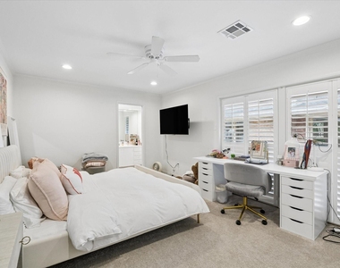 319 Tynebridge Lane - Photo Thumbnail 10