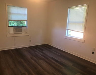 111 Wheaton Street - Photo Thumbnail 5