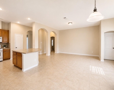 3011 Sunchase Court - Photo Thumbnail 8