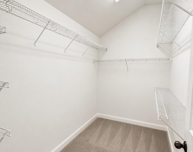 3011 Sunchase Court - Photo Thumbnail 4