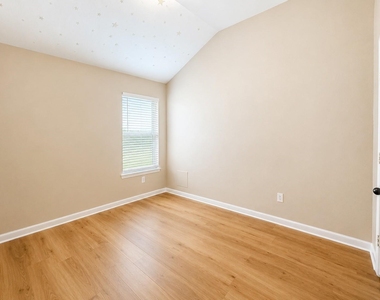3011 Sunchase Court - Photo Thumbnail 13