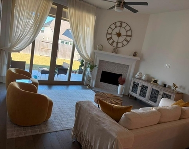 30518 Cheyenne Place Court - Photo Thumbnail 4