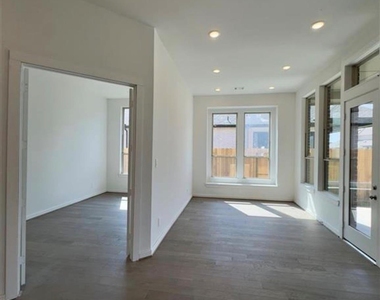 30518 Cheyenne Place Court - Photo Thumbnail 6