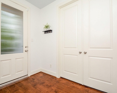 2960 Rusk Street - Photo Thumbnail 6