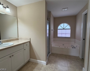 3404 Ne 9th Avenue - Photo Thumbnail 26