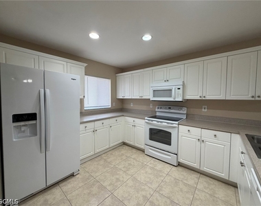 3404 Ne 9th Avenue - Photo Thumbnail 10