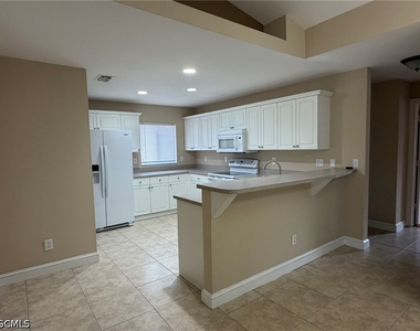 3404 Ne 9th Avenue - Photo Thumbnail 7