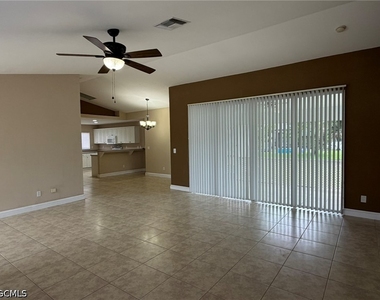 3404 Ne 9th Avenue - Photo Thumbnail 3