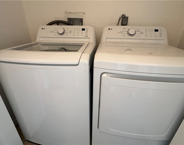 11540 Villa Grand - Photo Thumbnail 12