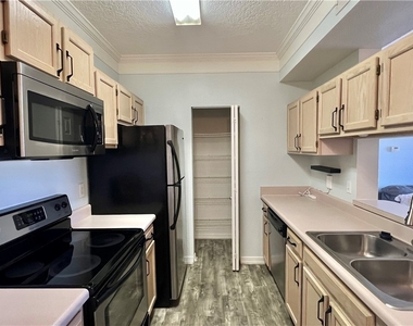 11540 Villa Grand - Photo Thumbnail 4