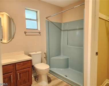 19136 Miami Boulevard - Photo Thumbnail 9