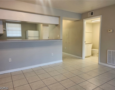 621 Sw 47th Terrace - Photo Thumbnail 4