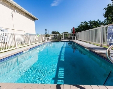 621 Sw 47th Terrace - Photo Thumbnail 13