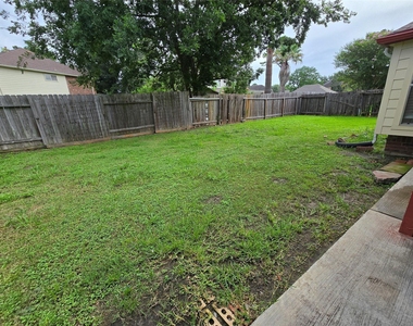 8927 Diamond Lake Lane - Photo Thumbnail 19