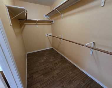8927 Diamond Lake Lane - Photo Thumbnail 14