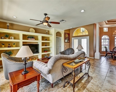 311 Sw 32nd Place - Photo Thumbnail 23