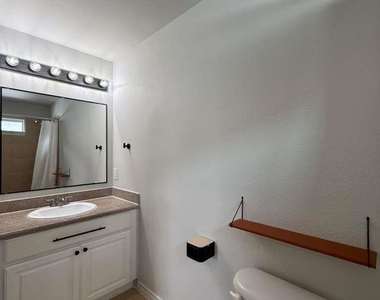 9623 Elmview Place - Photo Thumbnail 16