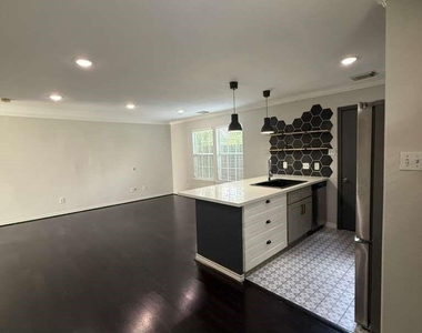 9623 Elmview Place - Photo Thumbnail 5