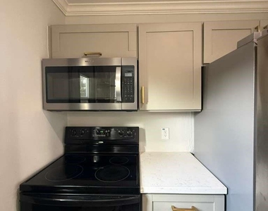 9623 Elmview Place - Photo Thumbnail 10