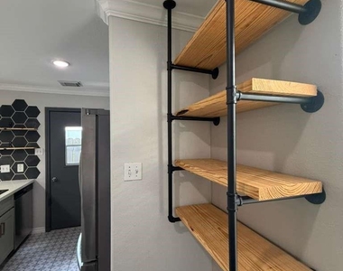 9623 Elmview Place - Photo Thumbnail 15