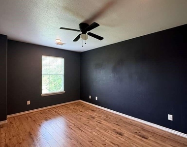 9623 Elmview Place - Photo Thumbnail 12