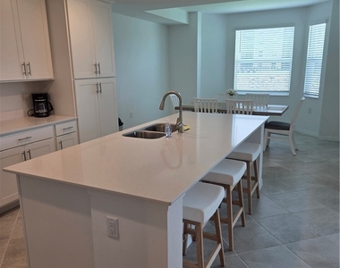 18421 Copperhead Court N - Photo Thumbnail 10