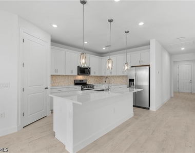 2104 Freemont Way - Photo Thumbnail 2