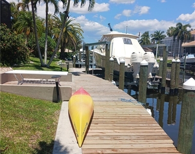 2727 Se 24th Place - Photo Thumbnail 2