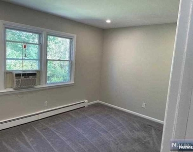 81 Prospect - Photo Thumbnail 13