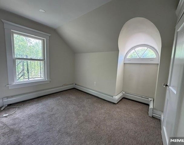 200 E Madison - Photo Thumbnail 19