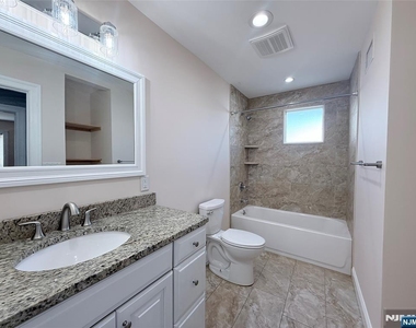 396 Washington - Photo Thumbnail 5