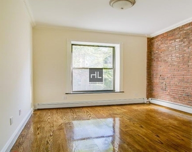 West 103 Street - Photo Thumbnail 1