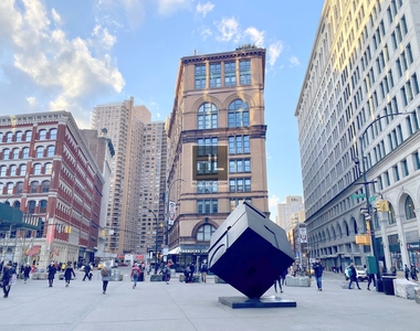 East 6th Street - Photo Thumbnail 5