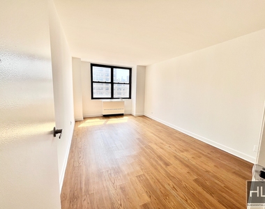 East 27th Street - Photo Thumbnail 6