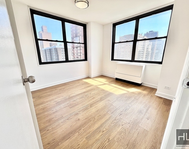 East 27th Street - Photo Thumbnail 5