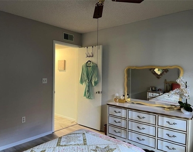 1100 E Bay Drive - Photo Thumbnail 9