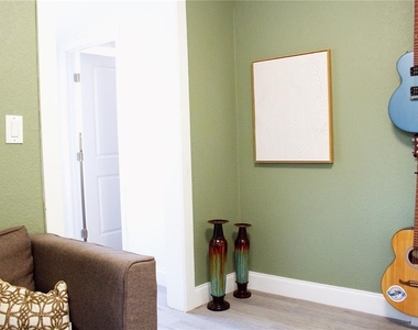 5260 8th Avenue N - Photo Thumbnail 6