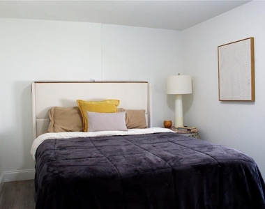 5260 8th Avenue N - Photo Thumbnail 5
