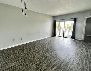 6011 Skydale Way - Photo Thumbnail 7