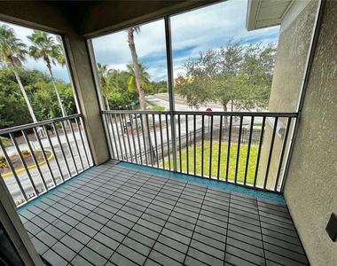 6011 Skydale Way - Photo Thumbnail 11