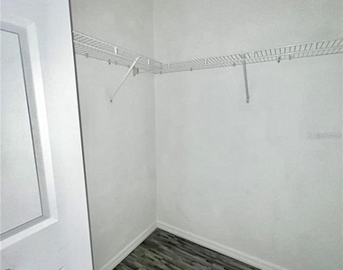 6011 Skydale Way - Photo Thumbnail 18